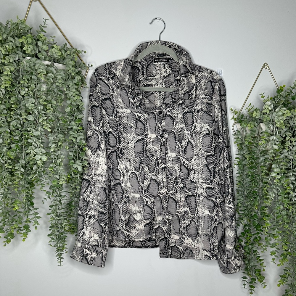 Shein Leopard Dress shirt size L (8/10)